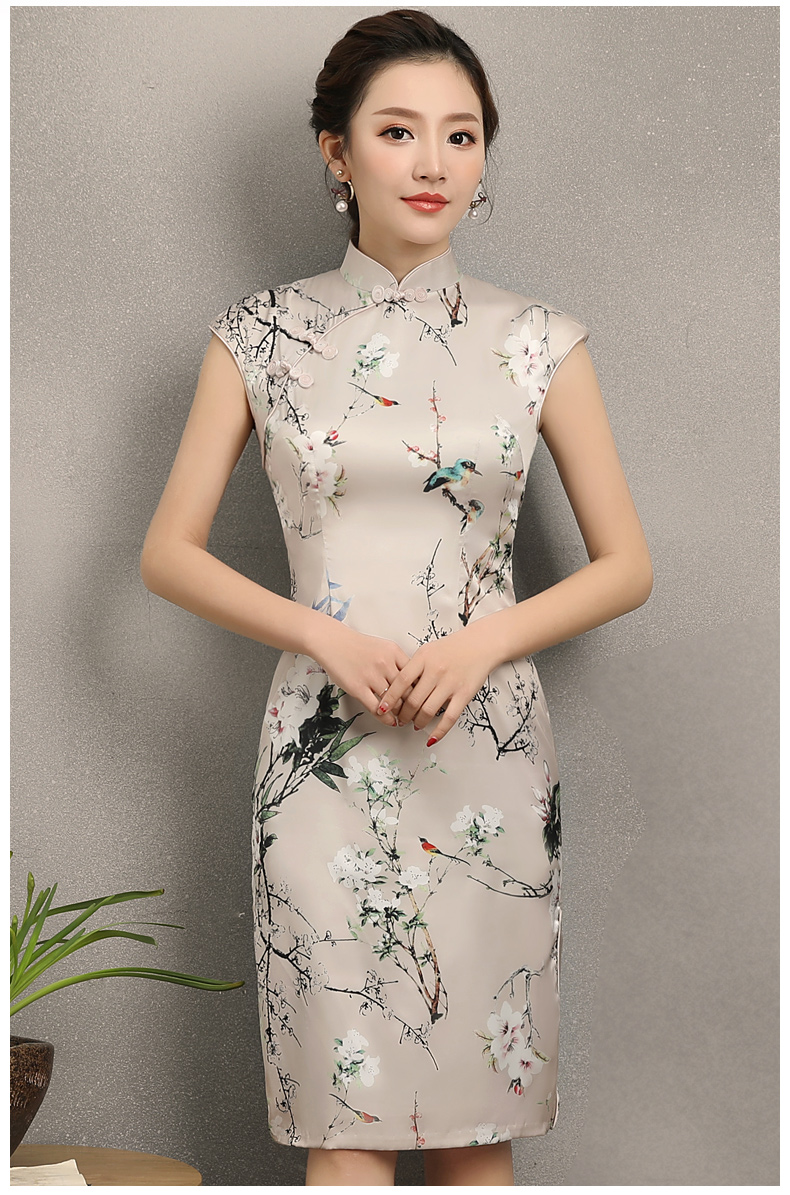 杏色曉鶴印花旗袍，時尚淡雅旗袍裙