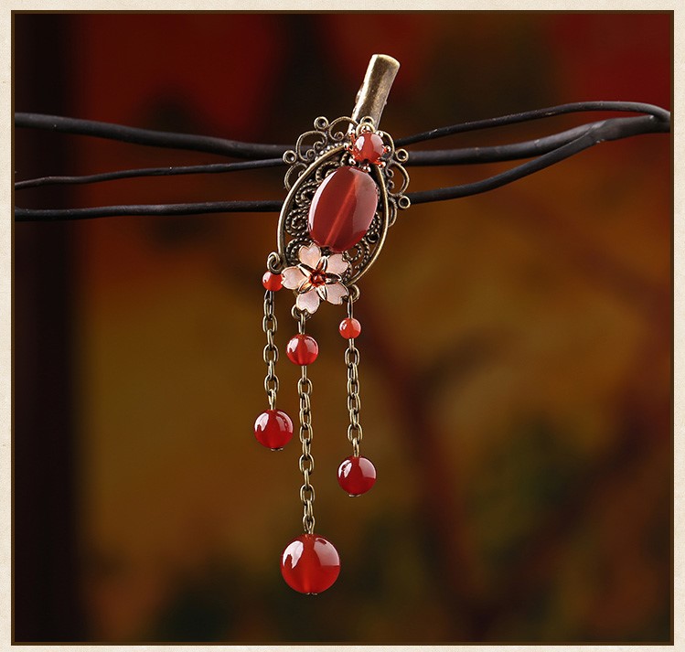 古典美人的發(fā)夾，溫婉氣質(zhì)紅色頭飾