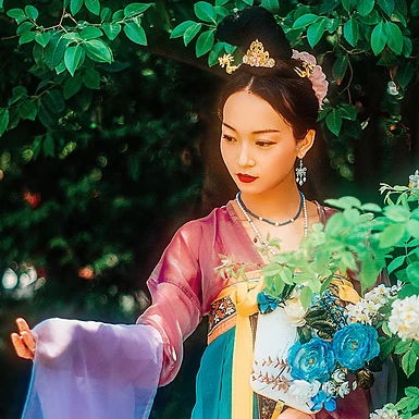 多彩花團(tuán)扇女生頭像，唯美古風(fēng)真人頭像