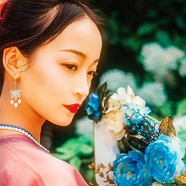 多彩花團(tuán)扇女生頭像，唯美古風(fēng)真人頭像