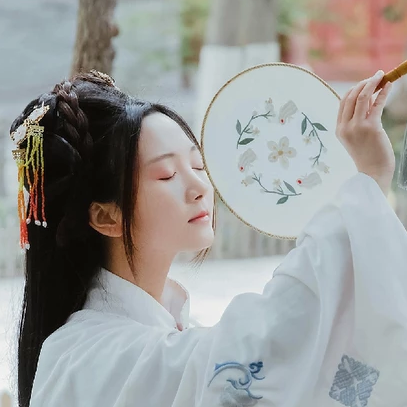 甜美可愛帶傘團(tuán)扇女生頭像，唯美古風(fēng)真人頭像