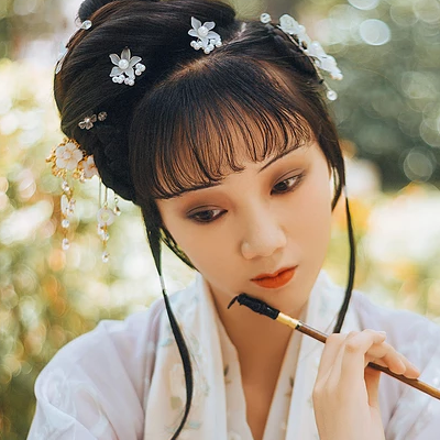 優(yōu)雅庭院女生頭像，唯美古風真人頭像