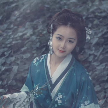 青衣帶斗笠女生頭像，唯美古風(fēng)真人頭像