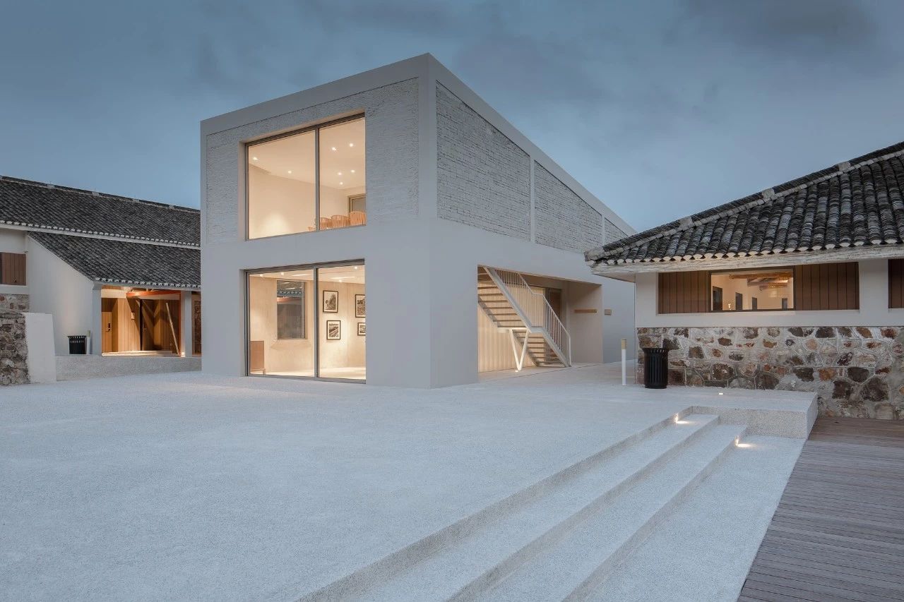 九熹·大樂之野，流水的大樂之野鐵打的小白墻