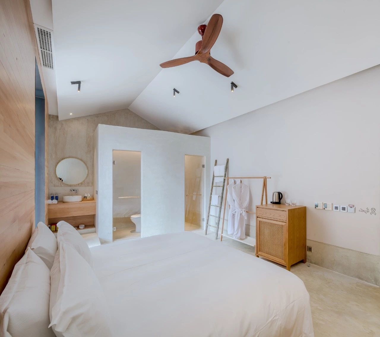 九熹·大樂之野，流水的大樂之野鐵打的小白墻