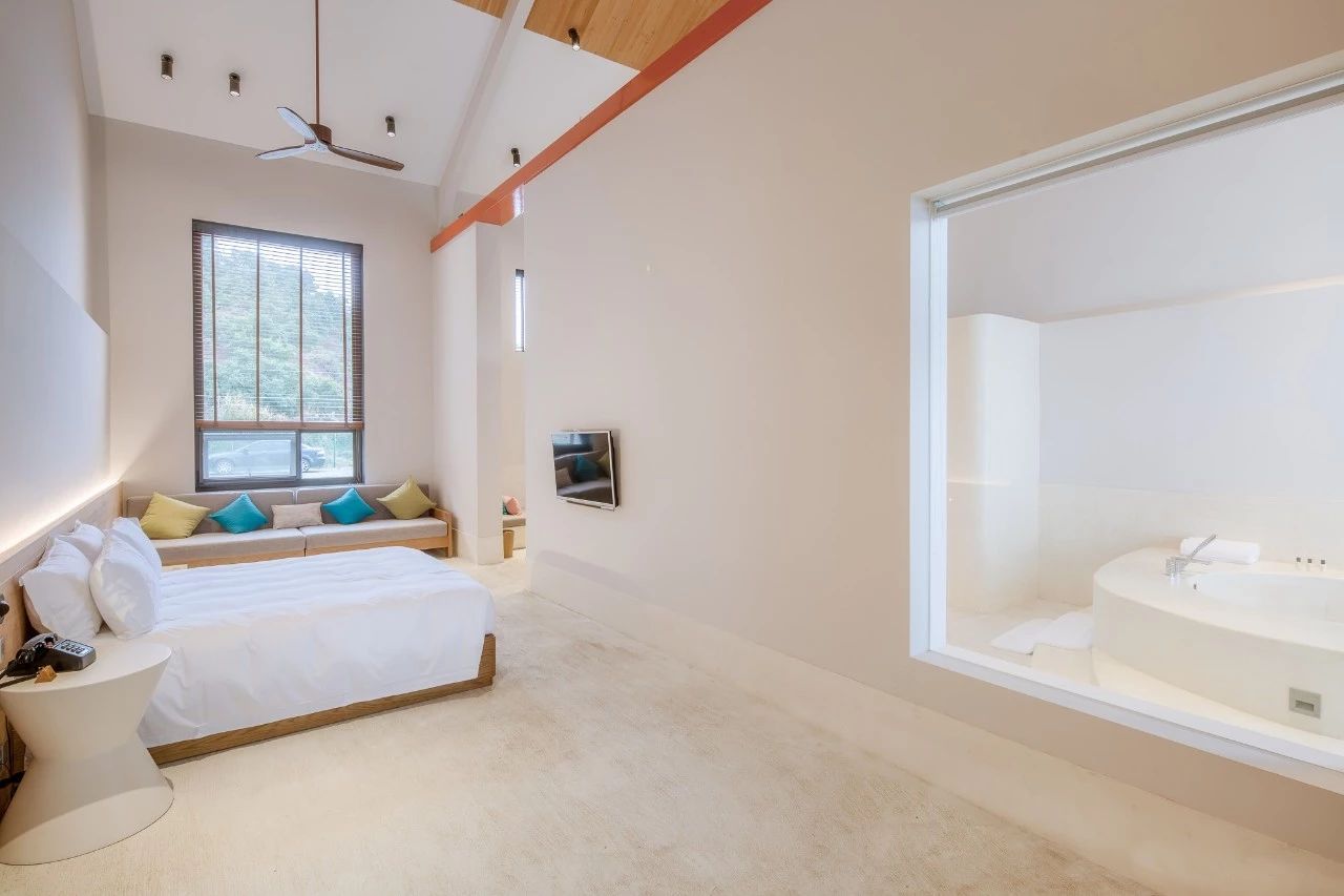 九熹·大樂之野，流水的大樂之野鐵打的小白墻