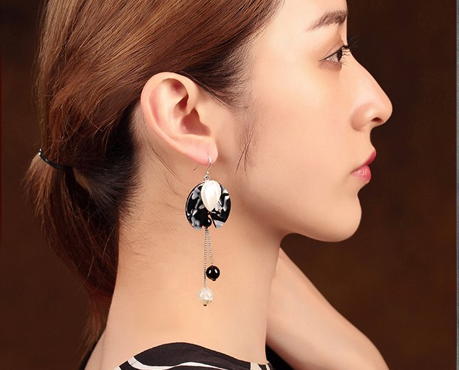 素華古風氣質(zhì)耳環(huán)：黑白撞色冷淡風首飾