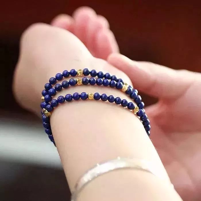 手串怎么戴？左戴玉右戴銀養(yǎng)生更養(yǎng)人！