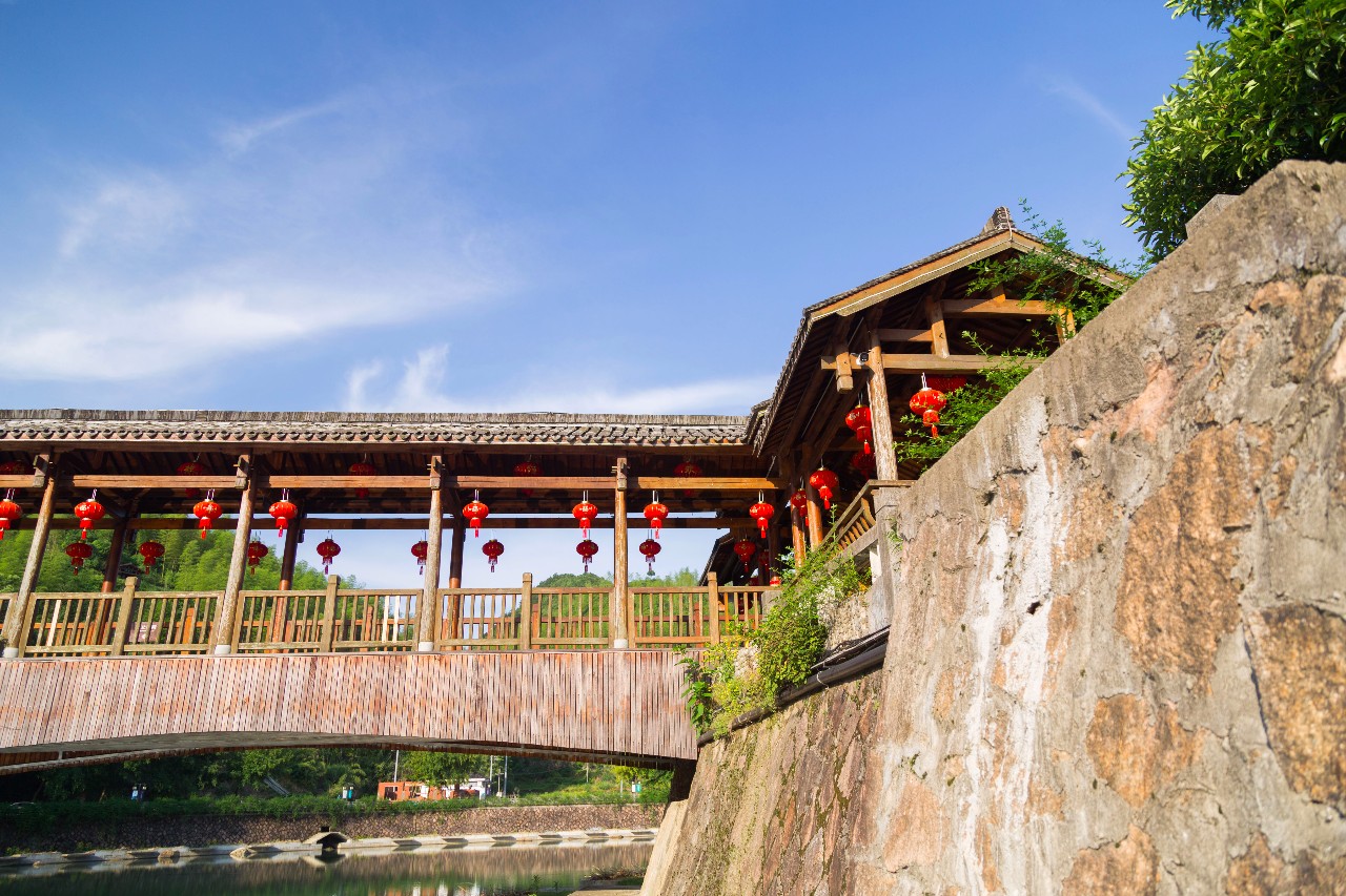 點(diǎn)叁民宿，千島湖坐船賞景豈不詩(shī)意？