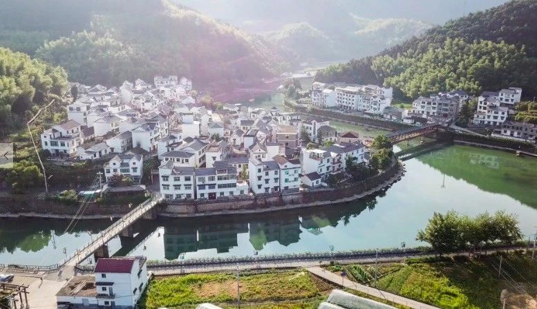 點叁民宿，千島湖坐船賞景豈不詩意？