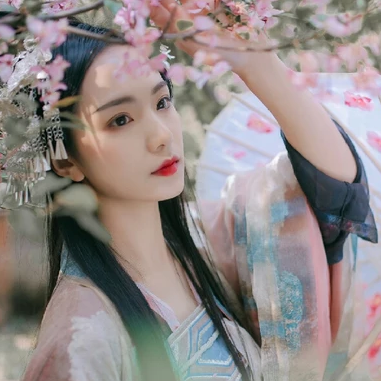 花香滿溢女生頭像，唯美古風(fēng)真人頭像