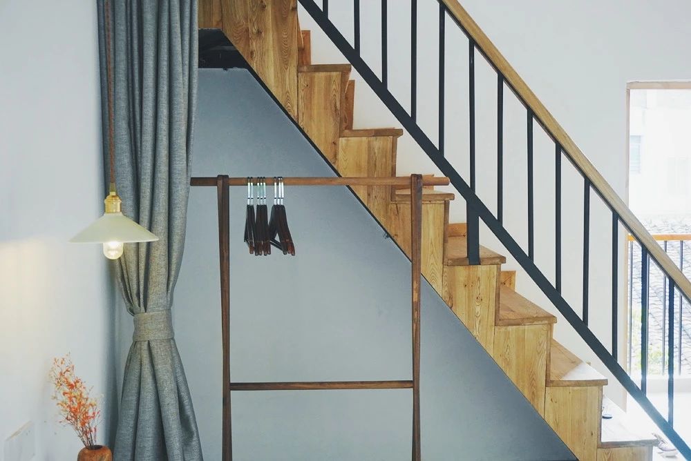 廣州·菁木山舍，有個(gè)木屋開滿鮮花看花開花落