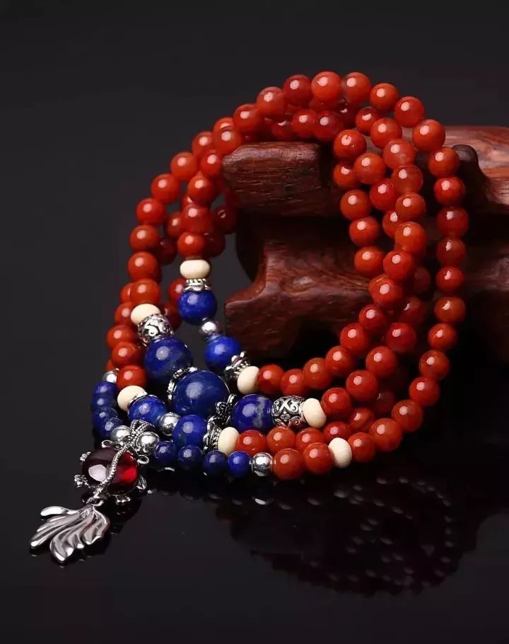 迷戀的紅，南紅手串之美！