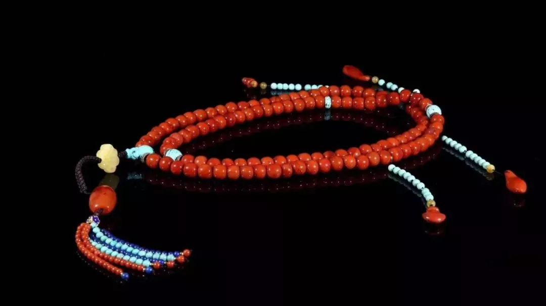 迷戀的紅，南紅手串之美！