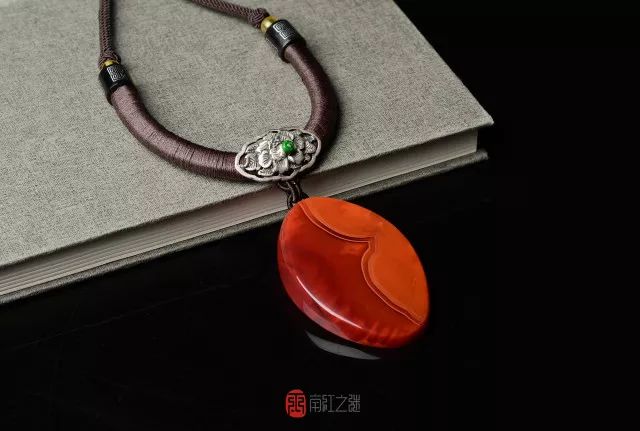 迷戀的紅，南紅手串之美！