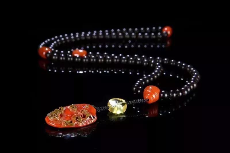 迷戀的紅，南紅手串之美！