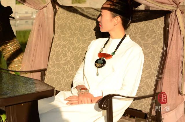 迷戀的紅，南紅手串之美！