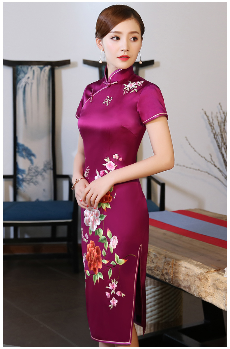 艷而不俗的牡丹繡花旗袍，嫵媚風(fēng)情十足!