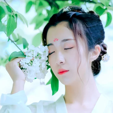 清新繡球花女生頭像，唯美古風真人頭像