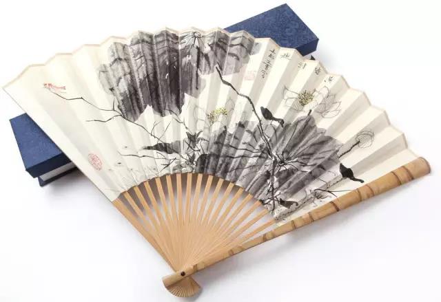 一把扇子風情萬種：搖出最美的家佳樂文學！