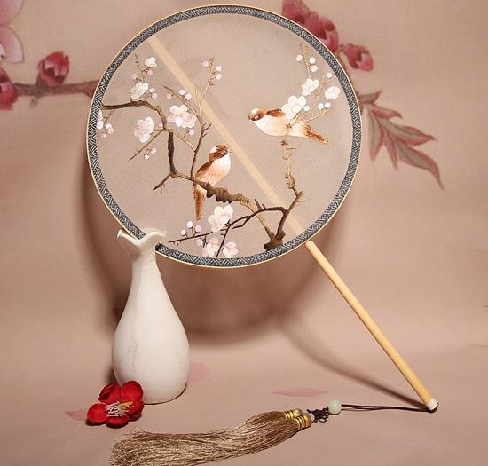 一把扇子風(fēng)情萬種：搖出最美的家佳樂文學(xué)！