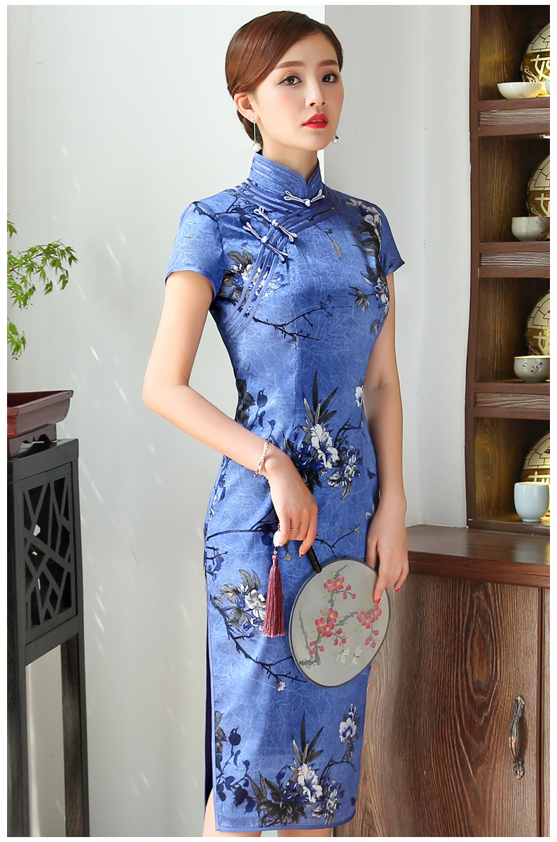 幽藍斜襟旗袍，優(yōu)雅迷人!