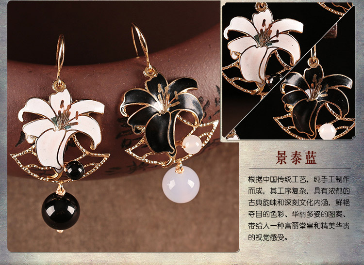 黑白百合花耳環(huán)，優(yōu)雅曼妙的首飾!
