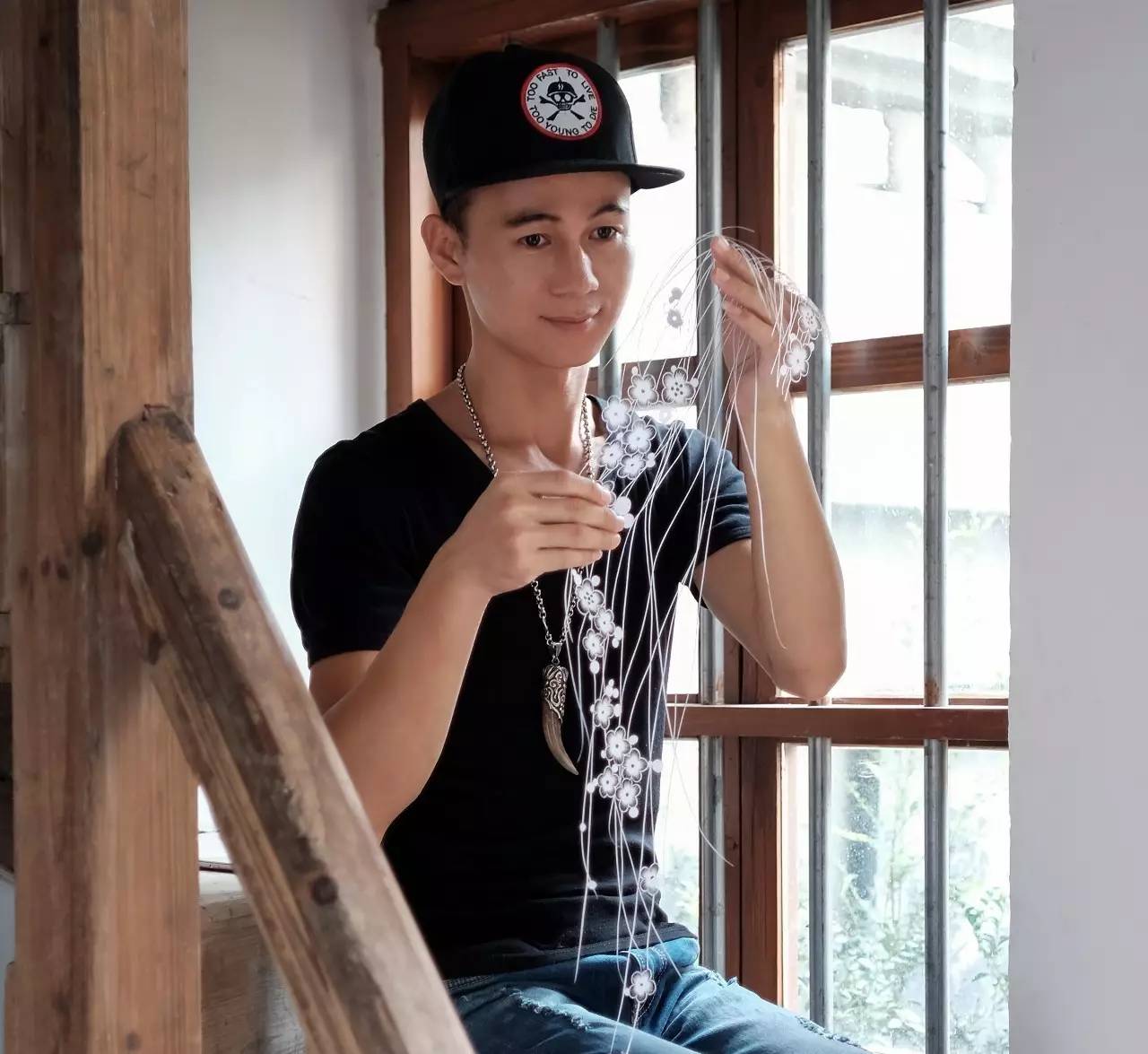 剪紙藝術(shù)作品：一次鏤空一根線(xiàn)條的信仰！