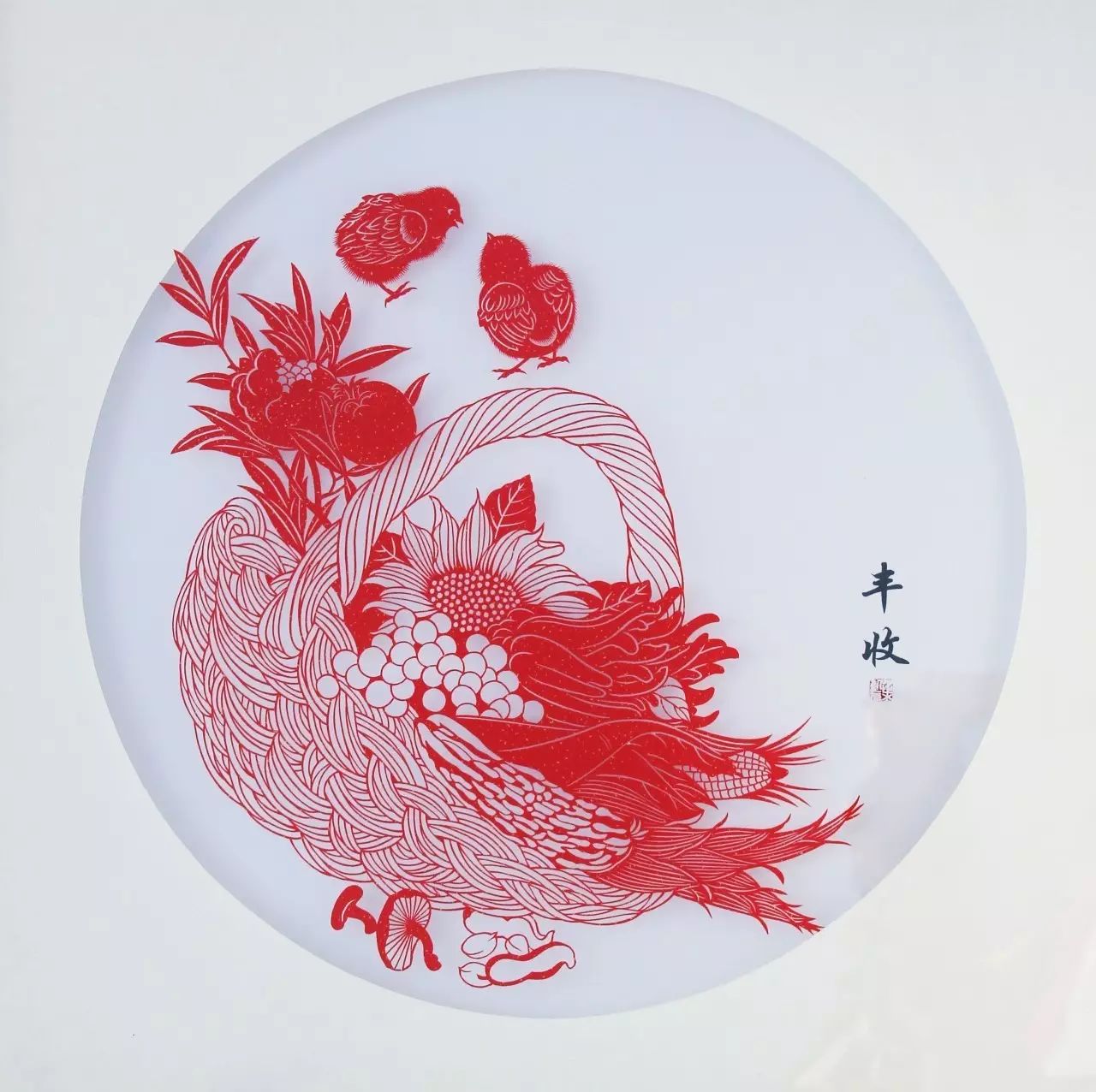 剪紙藝術作品：一次鏤空一根線條的信仰！