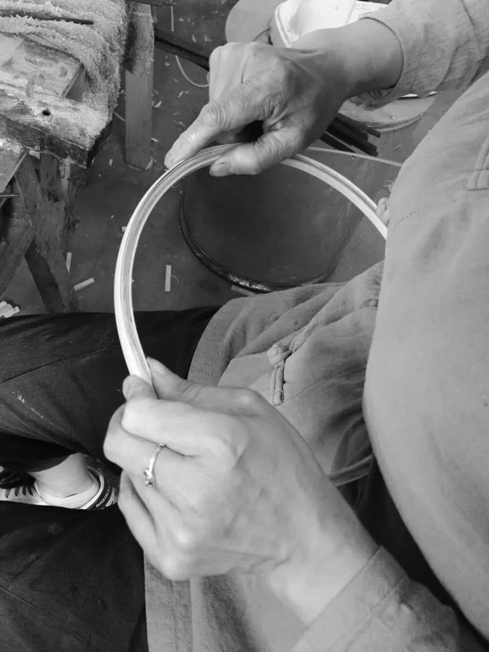 扇子制作流程：體驗(yàn)傳統(tǒng)工匠的精工細(xì)作