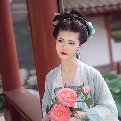 牡丹花女生頭像，唯美古風真人頭像