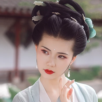 牡丹花女生頭像，唯美古風真人頭像