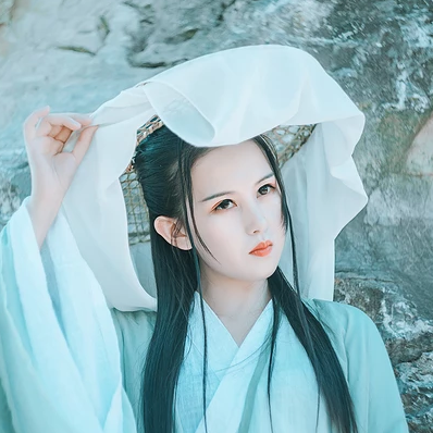 清風(fēng)徐來帶斗笠折扇女生頭像，唯美古風(fēng)頭像
