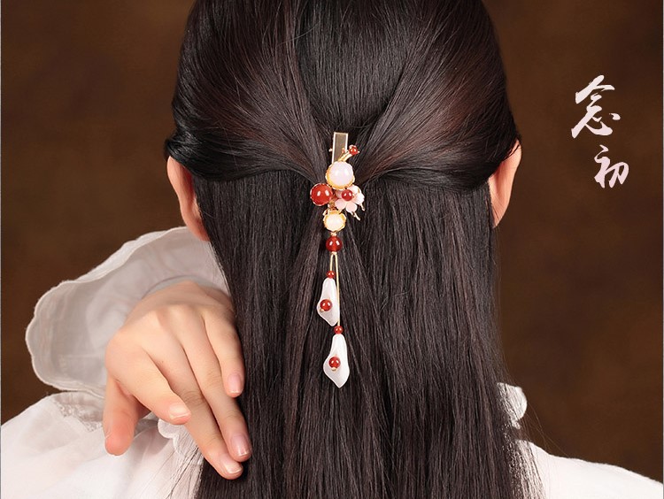 馬蹄蓮吊墜發(fā)夾，優(yōu)雅念初頭飾