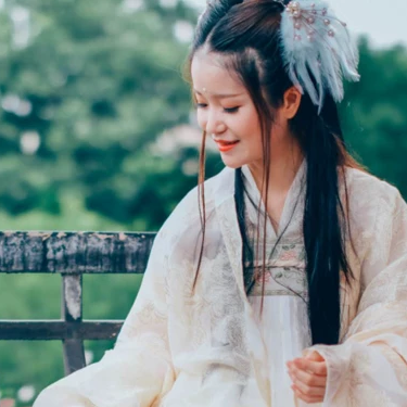 小清新女生頭像：唯美古風真人頭像