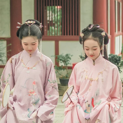 粉衣閨蜜古風(fēng)頭像，甜甜蜜蜜!