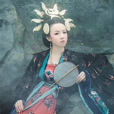 精致古典女生真人頭像，持扇古風(fēng)頭像