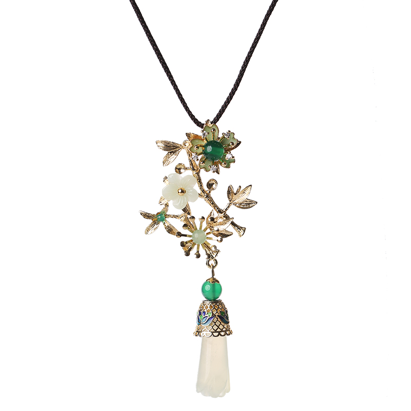 玉蘭花吊墜項(xiàng)鏈，清新岫玉毛衣鏈