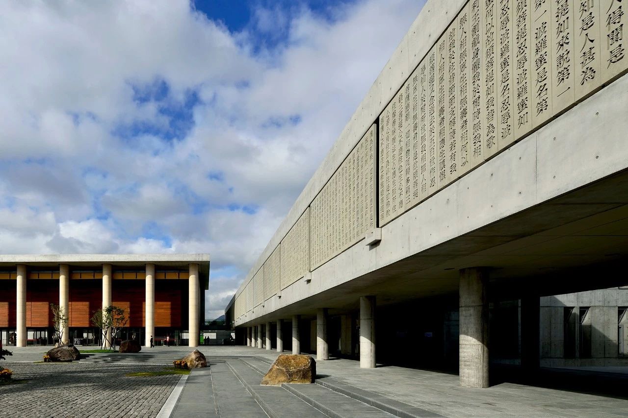 28000m2神秘寺廟-水月道場，吸引百萬人朝拜