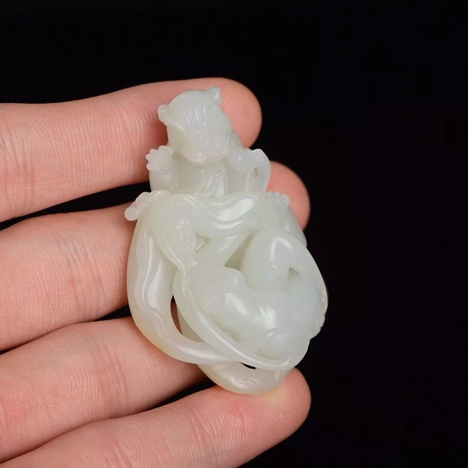 玉雕藝術(shù)：“藝”與“色”的玉女柔情！