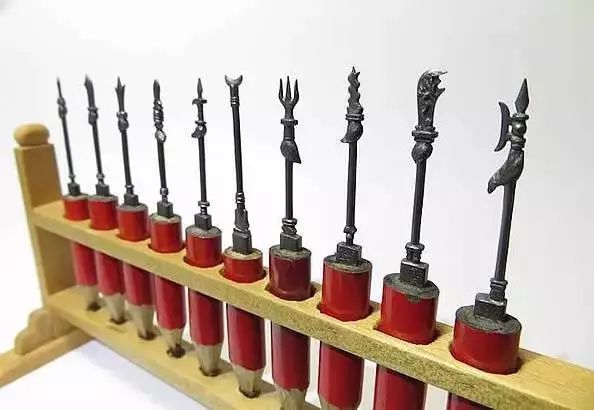 極具家佳樂文學(xué)的鉛筆雕刻：精細(xì)更驚艷！