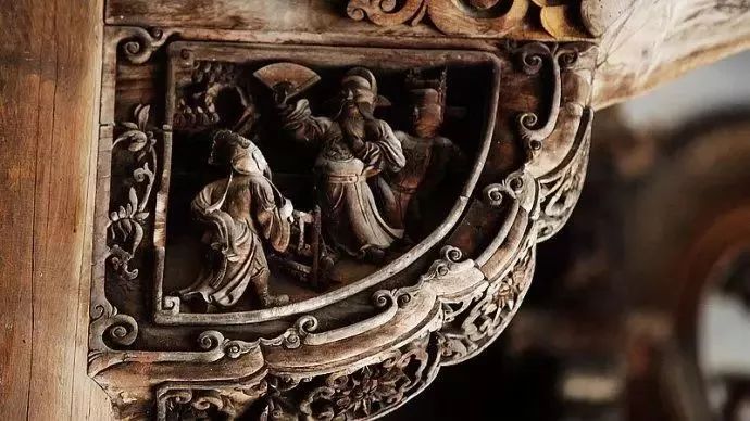 品味木雕藝術(shù)：感受中式老房的匠心之美！