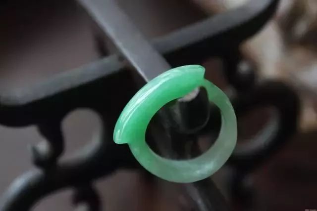 中國(guó)古代十大定情信物飾品，何以結(jié)恩情？