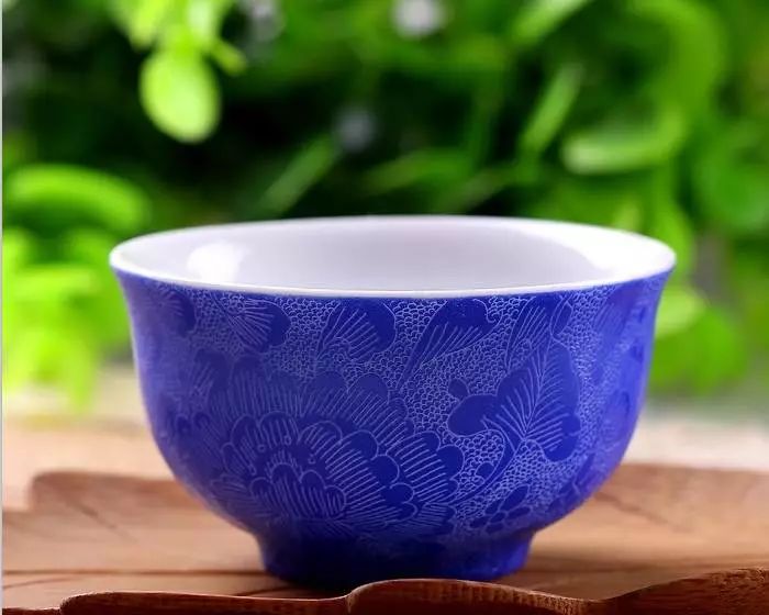 粉彩扒花工藝：細膩絕妙的陶瓷工藝！