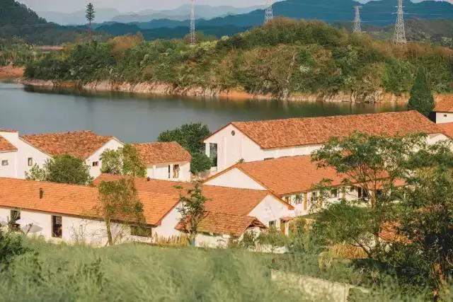 10家遺世獨立的湖畔民宿，感受盛夏的一股清涼