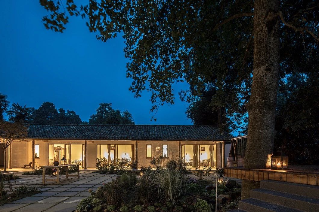 一所茶園里的民宿，過著鄉(xiāng)下悠閑愜意的日子