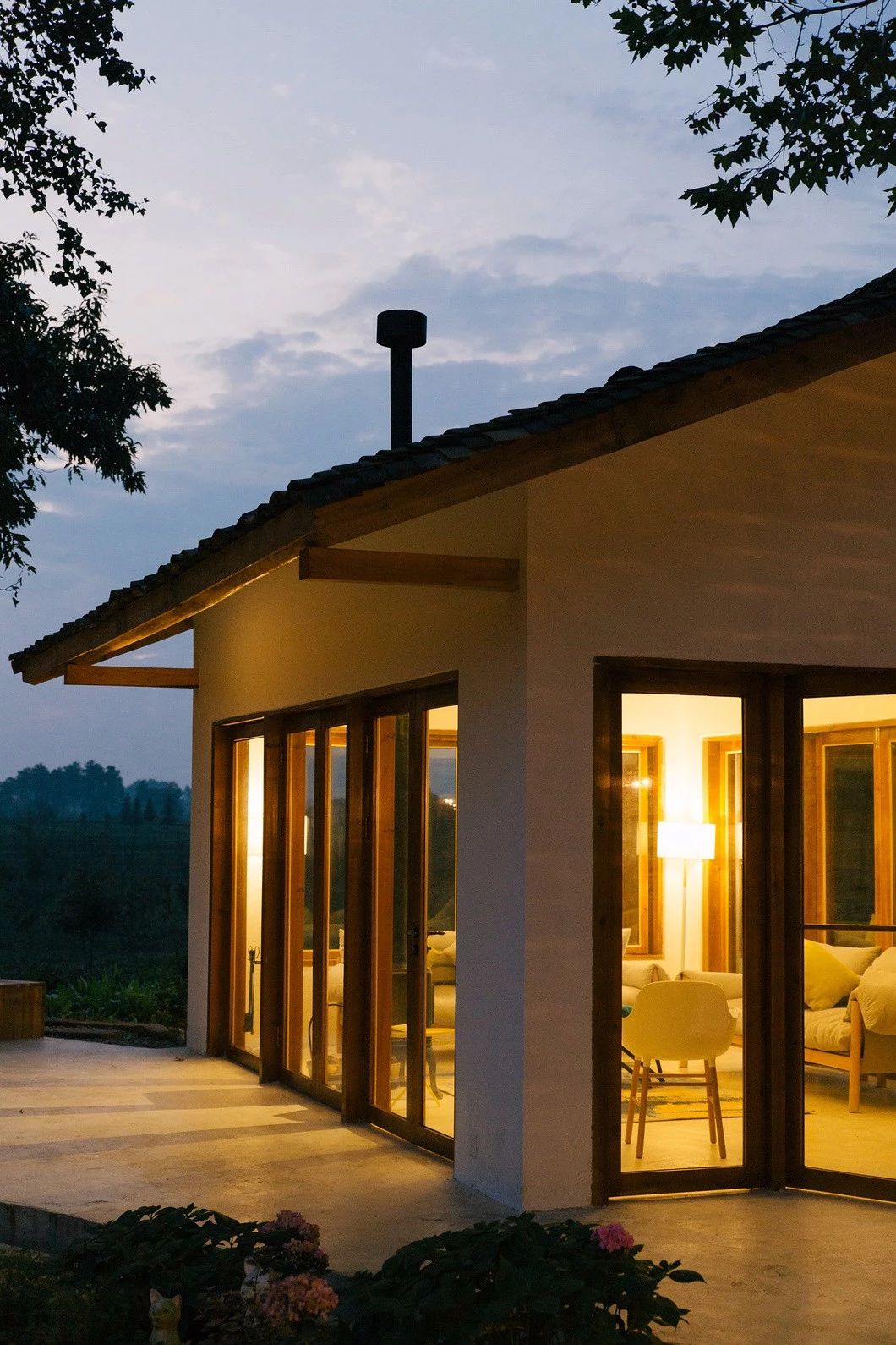 一所茶園里的民宿，過著鄉(xiāng)下悠閑愜意的日子