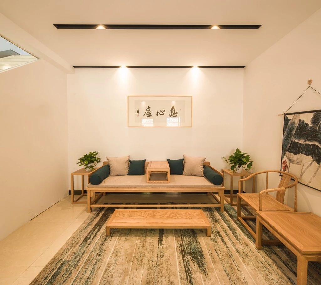 安吉·仁里息心廬，擁泉而居枕山而眠!