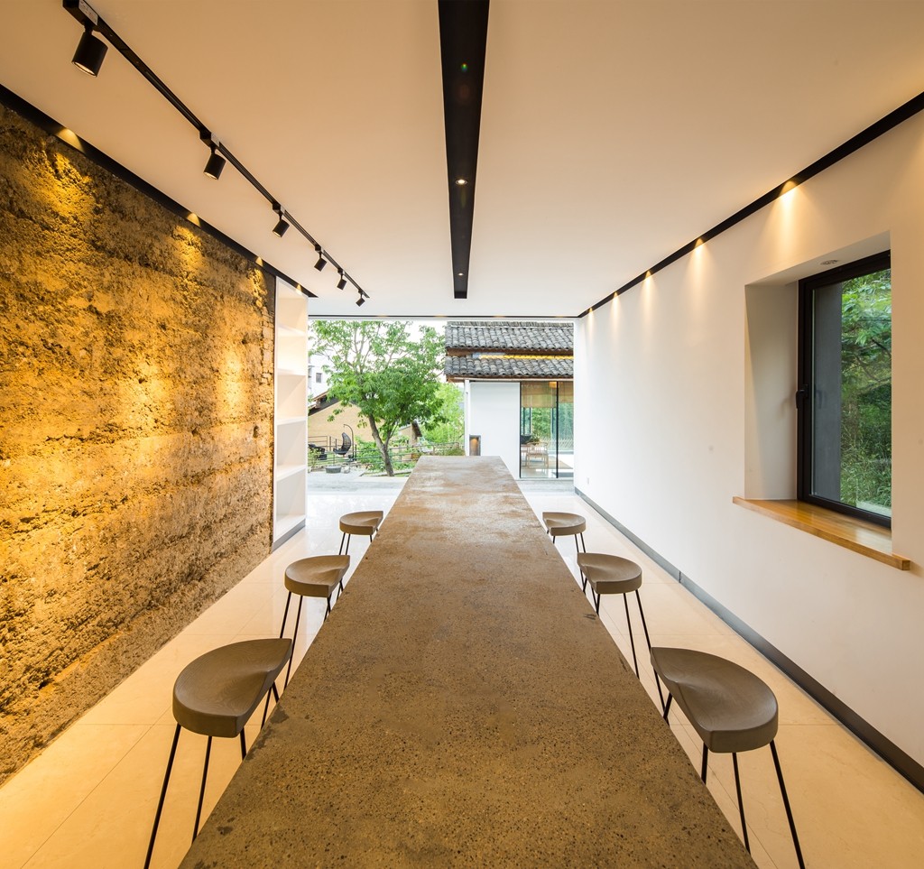 安吉·仁里息心廬，擁泉而居枕山而眠!