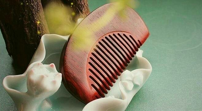 一組古風(fēng)梳子飾品，品味古典韻味之美